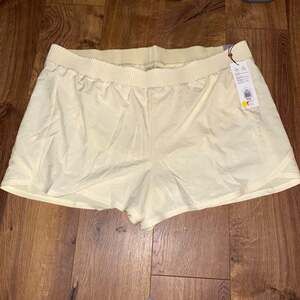 CALIA by Carrie Underwood Swift Performance‎ Shorts Yellow Size XXL